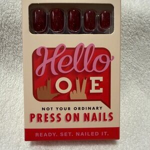 Hello Love Not For The Birds Short Press-On Nails
